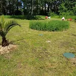 02 - Tres Joli 2 Pieces Avec 3 Lits Pouvant Accueillir Jusqu'a 5 Personnes, Situe Au Rdc Avec Entree Independante, Place De Parking Reservee Devant L'entree Et Terrasse Sur L'arriere Donnant Sur Parc Arbore, Le Linge De Maison Est Fourni Razac-sur-lʼIsle